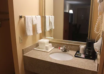 Super 8 by Wyndham Laurel hotel thumbnail 7