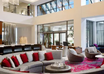 Hilton Woodland Hills / Los Angeles hotel thumbnail 2