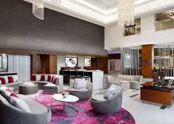 Hilton Woodland Hills / Los Angeles hotel thumbnail 4