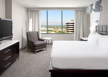 Hilton Woodland Hills / Los Angeles hotel thumbnail 7