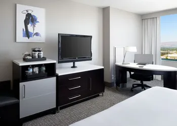 Hilton Woodland Hills / Los Angeles hotel thumbnail 8