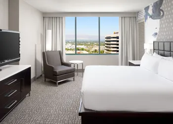 Hilton Woodland Hills / Los Angeles hotel thumbnail 7