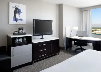 Hilton Woodland Hills / Los Angeles hotel thumbnail 8