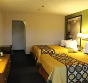 Super 8 by Wyndham Niagara Falls North hotel detail image 3