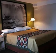 Super 8 by Wyndham Niagara Falls North hotel detail image 5