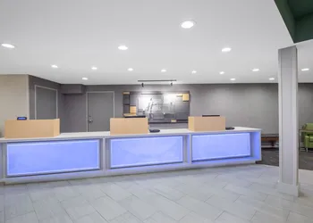Holiday Inn Express San Diego Airport - Old Town by IHG hotel thumbnail 2