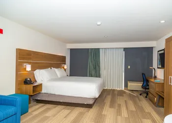 Holiday Inn Express San Diego Airport - Old Town by IHG hotel thumbnail 4