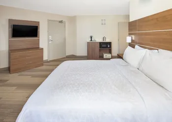 Holiday Inn Express San Diego Airport - Old Town by IHG hotel thumbnail 6