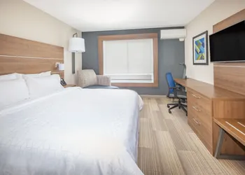Holiday Inn Express San Diego Airport - Old Town by IHG hotel thumbnail 8