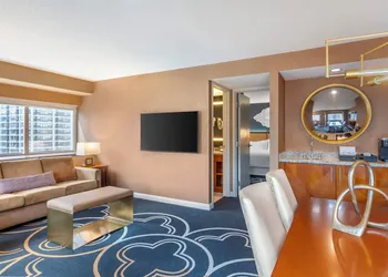 Omni Chicago Hotel hotel thumbnail 4