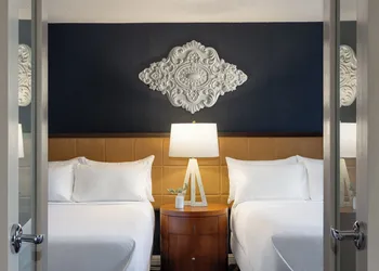Omni Chicago Hotel hotel thumbnail 5