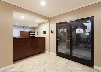 Super 8 by Wyndham El Cajon/San Diego hotel thumbnail 2