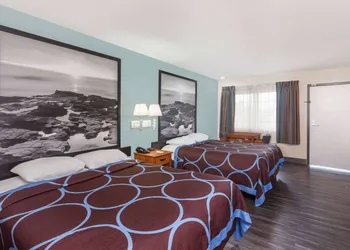 Super 8 by Wyndham El Cajon/San Diego hotel thumbnail 6