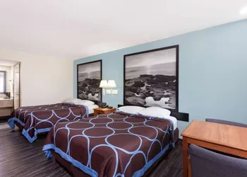 Super 8 by Wyndham El Cajon/San Diego hotel thumbnail 7
