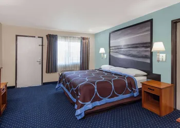 Super 8 by Wyndham El Cajon/San Diego hotel thumbnail 8