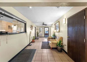 Americas Best Value Inn Decatur, IL hotel thumbnail 2