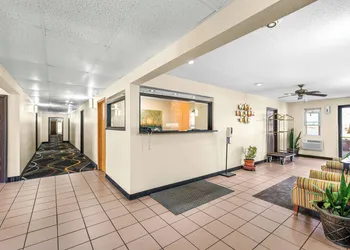Americas Best Value Inn Decatur, IL hotel thumbnail 4