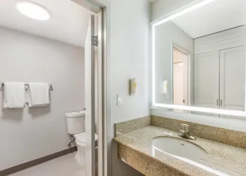 Comfort Inn & Suites Arlington Heights - Buffalo Grove hotel thumbnail 8