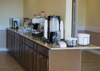 Express Inn & Suites hotel thumbnail 2