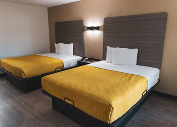 Express Inn & Suites hotel thumbnail 5