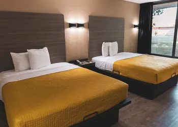 Express Inn & Suites hotel thumbnail 6