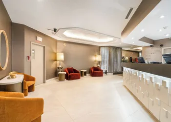 Ramada Plaza by Wyndham Niagara Falls hotel thumbnail 5
