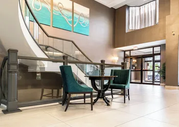 Ramada Plaza by Wyndham Niagara Falls hotel thumbnail 8