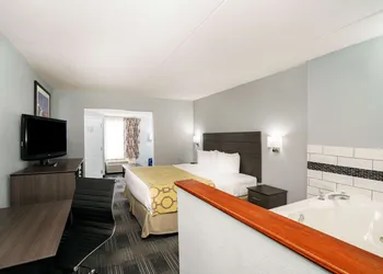 Baymont by Wyndham Gallatin hotel thumbnail 3