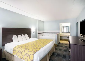 Baymont by Wyndham Gallatin hotel thumbnail 4