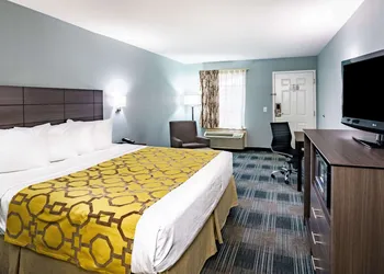 Baymont by Wyndham Gallatin hotel thumbnail 5