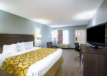 Baymont by Wyndham Gallatin hotel thumbnail 8