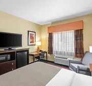 Quality Inn & Suites Des Moines Airport hotel detail image 7