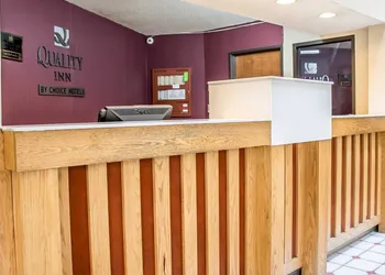 Quality Inn Elyria hotel thumbnail 4