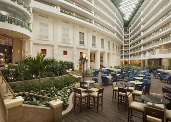 Embassy Suites by Hilton Alexandria Old Town hotel thumbnail 2