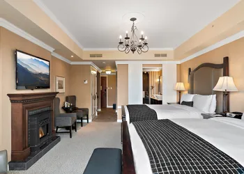 Oak Bay Beach Hotel hotel thumbnail 6