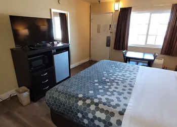 Econo Lodge Sacramento Convention Center hotel thumbnail 8