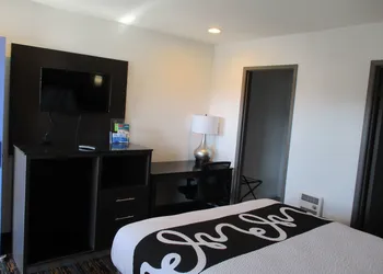 SureStay Hotel by Best Western Seaside Monterey hotel thumbnail 7