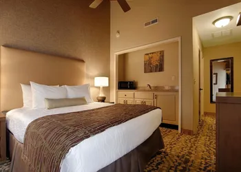 Best Western The Inn & Suites Pacific Grove hotel thumbnail 5