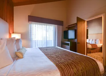 Best Western The Inn & Suites Pacific Grove hotel thumbnail 7