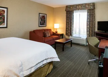 Hampton Inn & Suites Toledo-Perrysburg hotel thumbnail 3