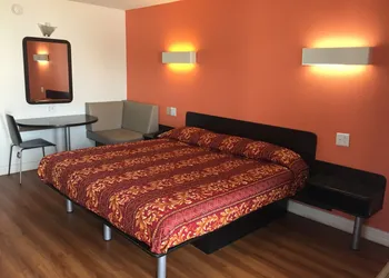 Motel 6 Houston, TX - East hotel thumbnail 5