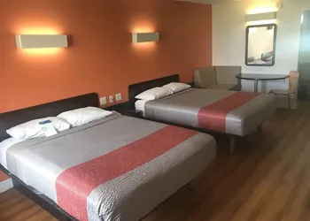 Motel 6 Houston, TX - East hotel thumbnail 6