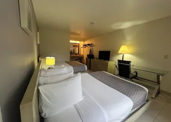 Garden Inn Homestead hotel thumbnail 6