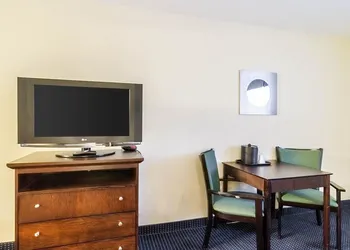 Rodeway Inn & Suites Williamsburg Central hotel thumbnail 3