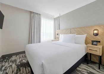 Sandman Signature Mississauga Hotel hotel thumbnail 4