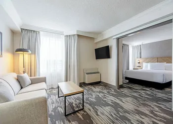 Sandman Signature Mississauga Hotel hotel thumbnail 7