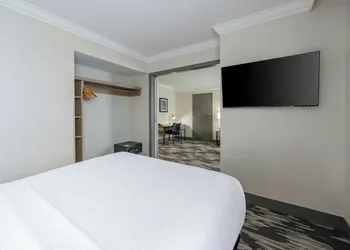Sandman Signature Mississauga Hotel hotel thumbnail 8
