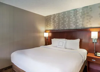 Sonesta Select Huntington Beach Fountain Valley hotel thumbnail 4