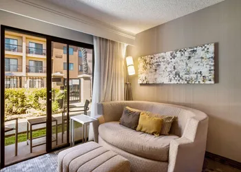 Sonesta Select Huntington Beach Fountain Valley hotel thumbnail 7