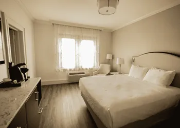 The Albion Summit hotel thumbnail 7